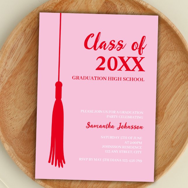 Fet Red & Rosa 2025 Grad Tassel Studenten Inbjudningar (graduation party invitation class of 2024 feminine minimalist bold red and pink grad tassel)