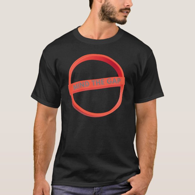 Fet Röd ”Tänk På Gapet” Grafik T Shirt (Framsida)