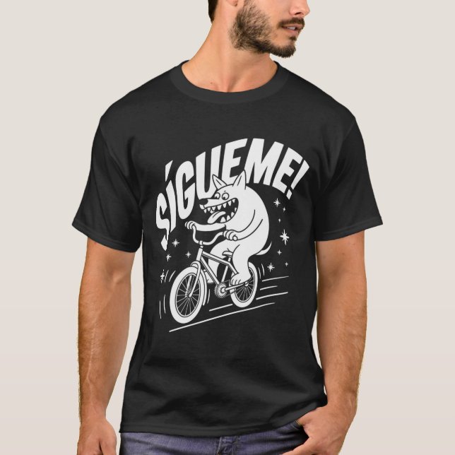 Fet "SÍGUEME"! Retro Tecknad-Varg på en Bike T Shirt (Framsida)