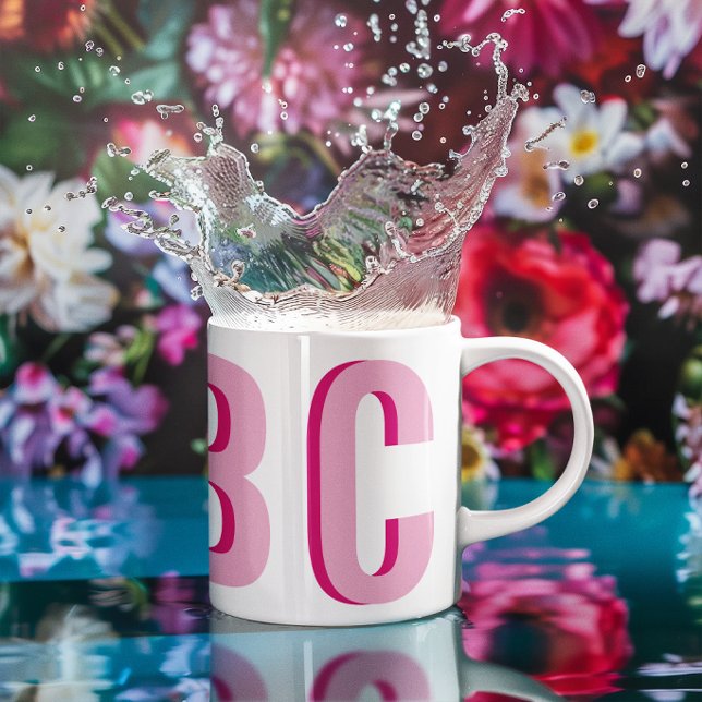 Fet staplad rosa 3 bokstäver monogram kaffemugg (Bold Stacked Pink 3 Letter Monogram Coffee Mug)