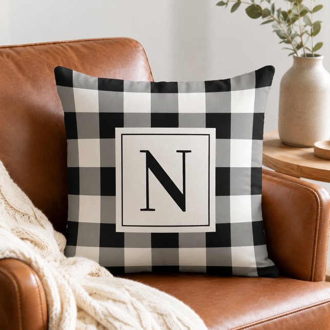 Fet svart Gingham Kryssrutig Monogram Initial Kudde (Skapare uppladdad)