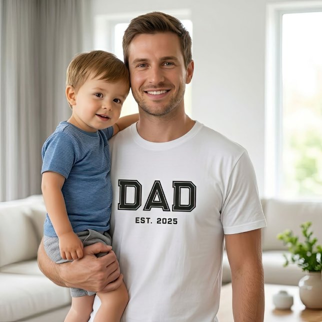 Fet svart typografi etablerad pappa t shirt (Skapare uppladdad)