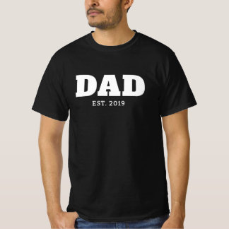 Fet text i vitt och svart Est År Pappa T Shirt