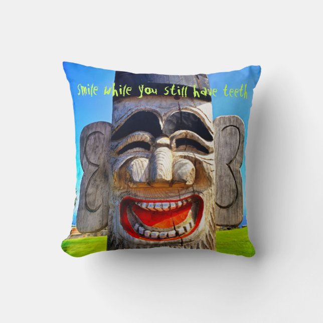 Fet totem Laughing Wood Ansikte Photo Smile Quote Kudde (Framsida)