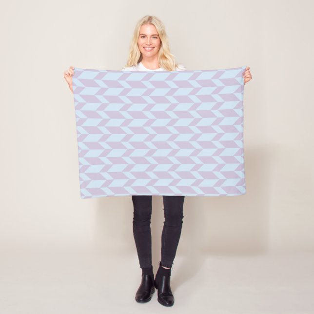 Fet tvåtonspil Chevron Rand Pulver Pastel Fleecefilt (På plats)