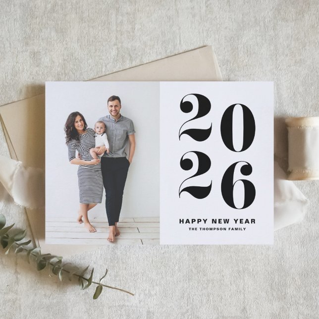 Fet typografi 2022, svart, Gott nytt år-foto Helgkort (Customizable black and white Happy New Year Photo Card featuring 2026 in retro bold typography.)