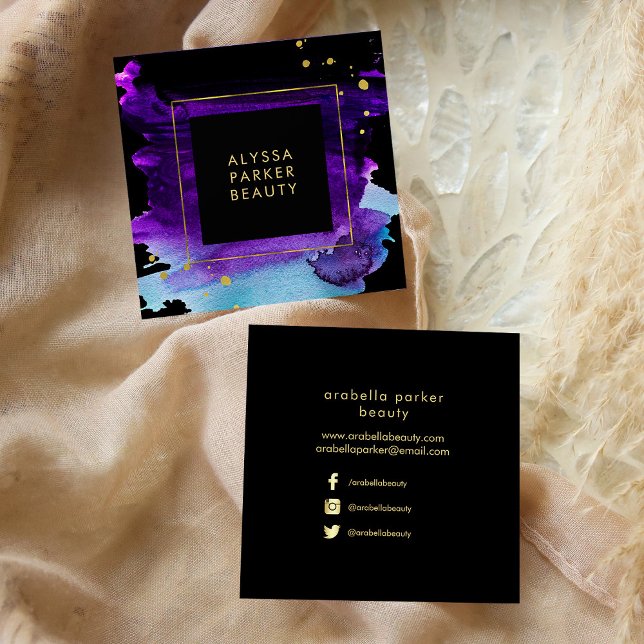 Fet vattenfärg Stänk med Faux Guld-utseendedetalje Fyrkantigt Visitkort (A modern square business card with blue and purple watercolor and gold)