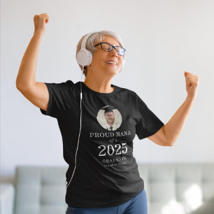 Fet vit text Foto Proud Nana från 2025 Student T Shirt