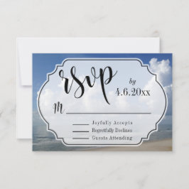 Feta moln över strandfoto med badge RSVP OSA Kort
