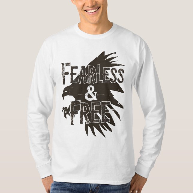 Fetstig "Fearless & Free" T-Shirt-design - Kraftfu T Shirt (Framsida)