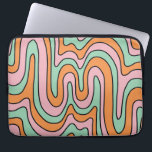 Fetstig Retro-Abstrakt Vågigt Linjer Laptop Fodral<br><div class="desc">Boho 70:s rosa orange grönt för abstrakt i stil vågigt den bärbara datorn linjer fodral. 60 och 70 stil vibe.</div>