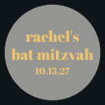 Fetstipografi Gult Grått Anpassningsbar Bat mitzva Runt Klistermärke<br><div class="desc">Fetstipografi Gult och Grått Anpassningsbar Cute Bat mitzvah Classic Round Sticker</div>