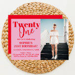 Fetstipografi Rosa Modern 21:a födelsedag Party Inbjudningar<br><div class="desc">Bold Typography Rosa and Red Modern 21:a födelsedagspartiets inbjudan "Turning 21:a har aldrig varit den här chicen! Gör din milstolpe till en födelsedag som inte kan glömmas bort med vår feta typografi Rosa Modern fotnotsinbjudan på 21:a födelsedagen Party. Var unik, var djärv, må du vara! 🌸 Ta ✨ din fet...</div>