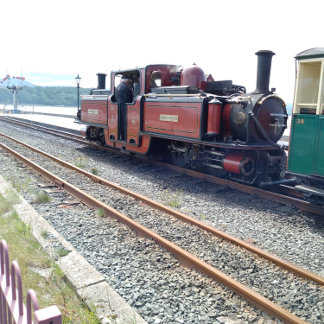 Ffestiniog and Transport for Wales Keyring Rund Silverfärgad Nyckelring