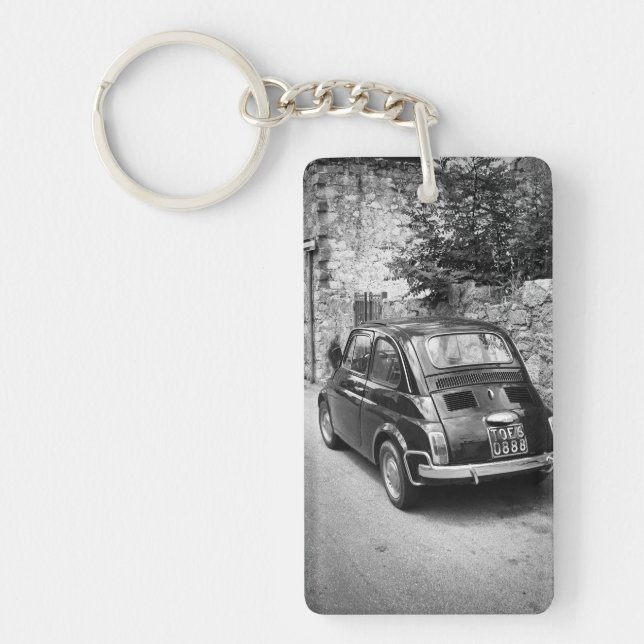 FIAT 500-bil i svartvitt (Framsidan)