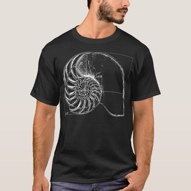 Fibonacci på en Nautilus Snäcka T Shirt (Framsida)