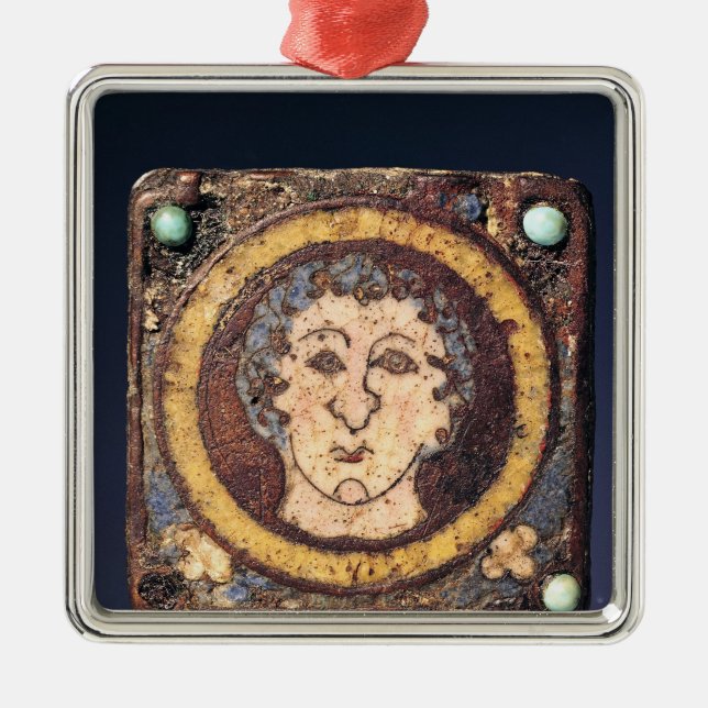 Fibula med ansiktet av en ung man julgransprydnad metall (Framsidan)