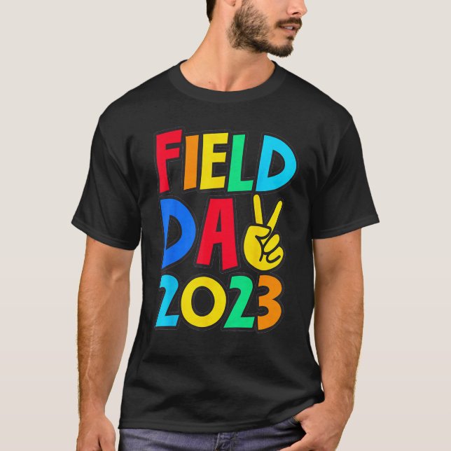 Field Day 2023 Peace Sign School Trip Teacher Stud T Shirt (Framsida)