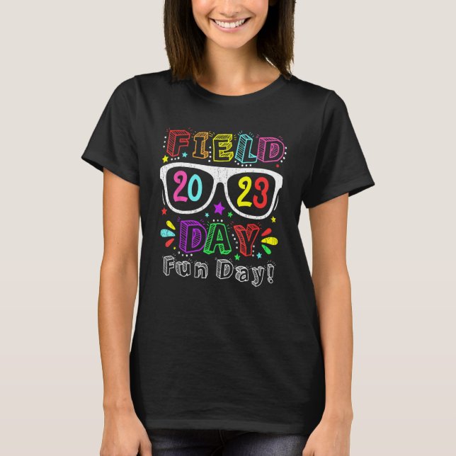 Field Day Fun Day 2023 Groovy School Trip Teacher  T Shirt (Framsida)