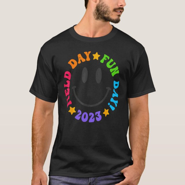 Field Day Fun Day 2023 Groovy Smile Face  Teacher  T Shirt (Framsida)