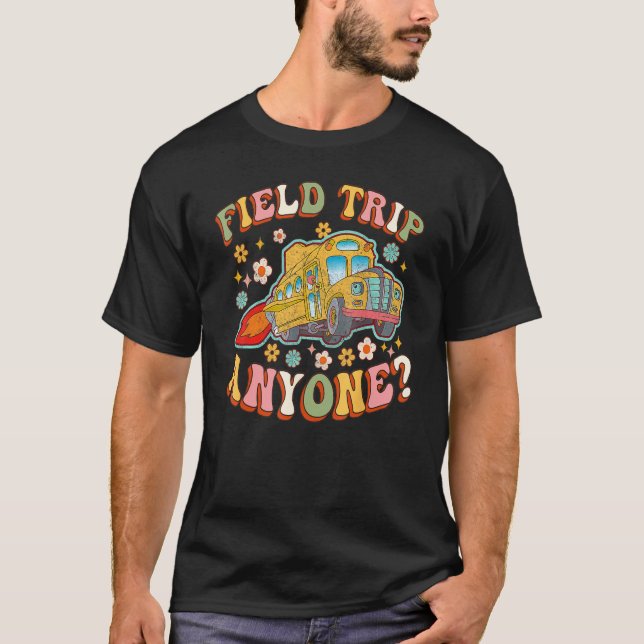 Field Trip Anyone Groovy School Bus Driver Yellow  T Shirt (Framsida)
