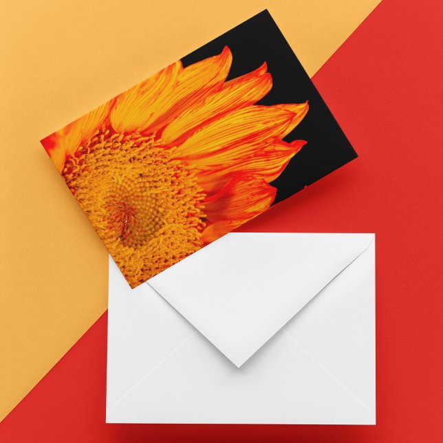 Fiery Orange Solros Blank Inside Hälsningskort (Sunny Greetings Notecard: Brighten any day with this vibrant orange sunflower notecard.)