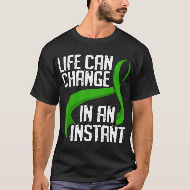 Fight TBI Warrior Grönt Ribbon Traumatic Survivor T Shirt (Framsida)