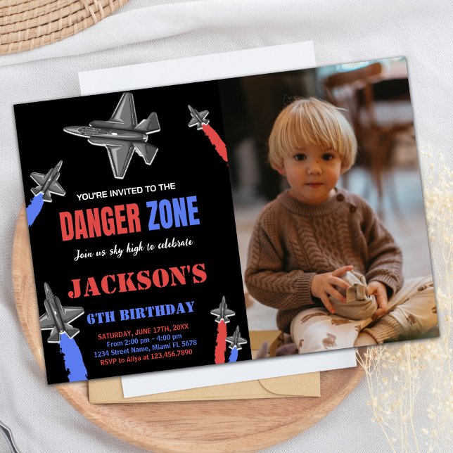 Fighter Jet Birthday Black Blue Grått med foto Inbjudningar (Fighter Jet Birthday Black Red Blue Gray w photo Invitation)