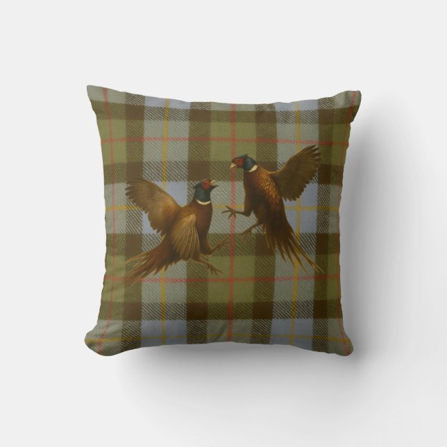 Fighting Pheasants on tweed / tartan background  Kudde (Framsida)