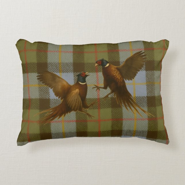 Fighting Pheasants on tweed / tartan background  Prydnadskudde (Framsidan)