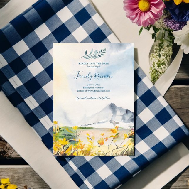 Filmfärgsfamiljens återförening Spara datumet Inbjudningar (Family reunion save the date watercolor mountains art by Victoria Grigaliunas)