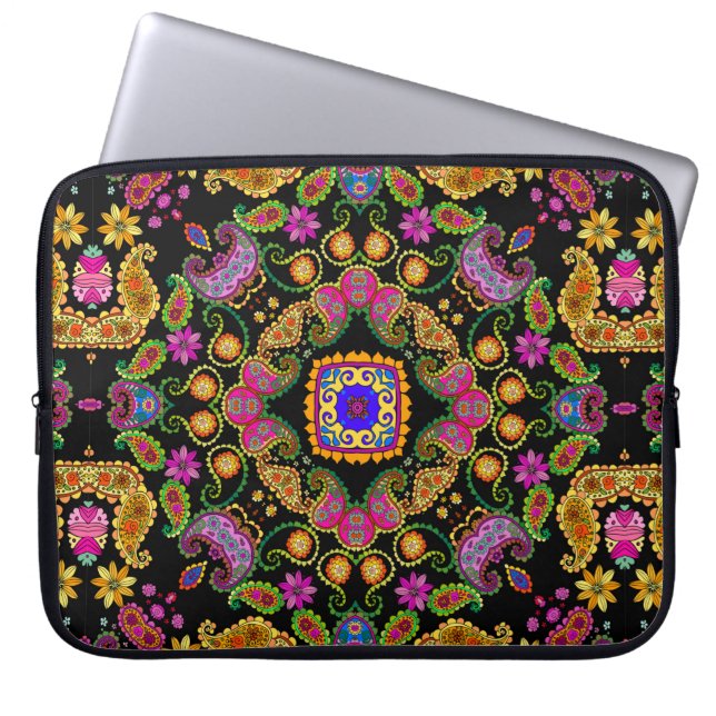 Fin blommigt prydnadsföremål med ljusblommor och laptop fodral (Framsidan)