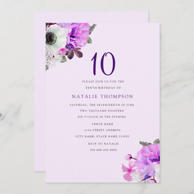 Fin flicka med lila blommor 10-års födelsedagsinbj inbjudningar (Fram/baksida)