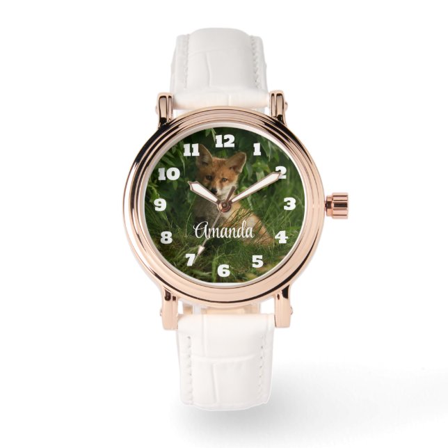 Fin Grått-Varg i en Mörk Forest Armbandsur (Framsida)