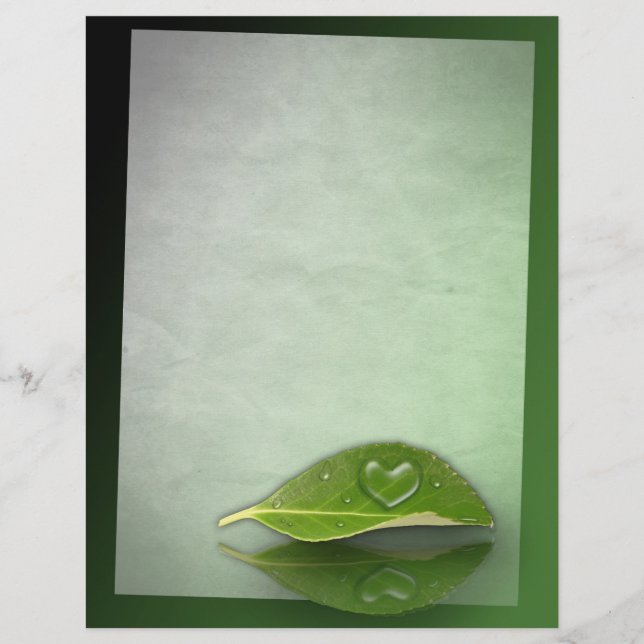 Fin hjärtsformad droplet Vatten på Löv (Framsida)