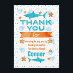 Fin-tastisk Shark Birthday - tackkort Tack Kort<br><div class="desc">Tittar för en smart och glad haj eller en fin födelsedag tack vare ditt kort? Den här utformningen kan vara vad du är tittar för. Kortet innehåller två hajar, en banderoll, en del stjärnorna och olika bubblor på vit bakgrund. Baksidan av inbjudan är en vattenfärg som tvättar med en slumpmässig...</div>