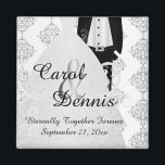 Fina Groom & Bride Keepsaké Magnet<br><div class="desc">Bröllopsdagens favoritmagneter. En Bröllopsdag från redot Bride and Groom för att anpassa sig. Om det behövs kan du ta bort all text och börja om från början med egna alternativ för text, färg och teckensnitt med Zazzle-designområdet i verktyg. Obs! Alla mallområden behöver inte ändras. 📌 Om du behöver anpassa ytterligare...</div>
