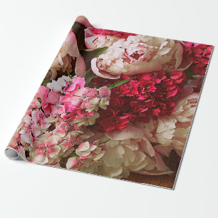 Fina sommarblommor. Rosa peony och Presentpapper
