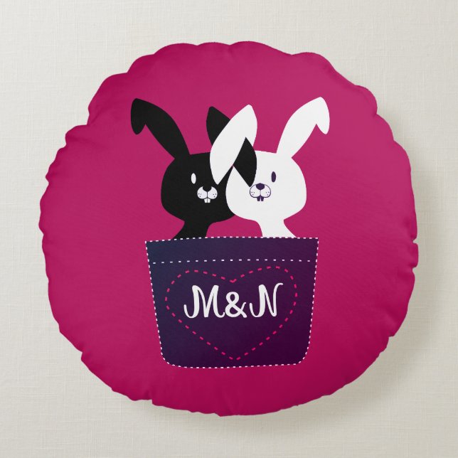 Fina svarta och vita bunnier på Magentans Tecknad Rund Kudde (Framsidan)