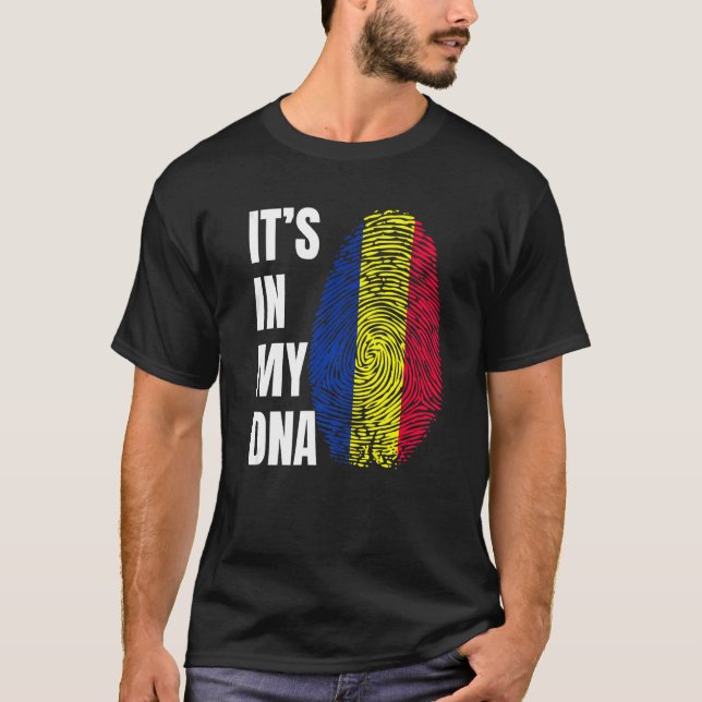 Fingerprint DNA Biometry Flagga Chad T Shirt (Framsida)