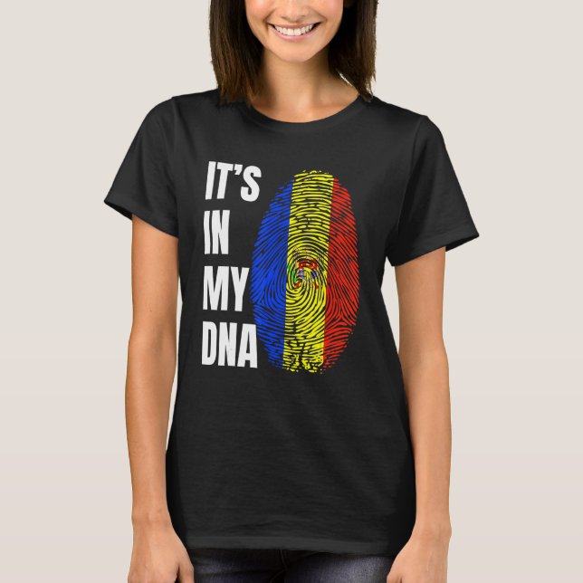 Fingerprint DNA Biometry Moldova Flag Moldova T Shirt (Framsida)