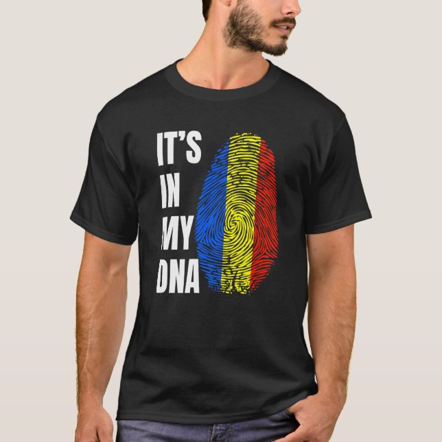 Fingerprint DNA Biometry Romanian Flag Romania   T Shirt (Framsida)