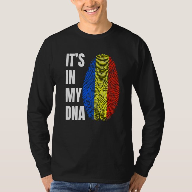 Fingerprint DNA Biometry Romanian Flag Romania   T Shirt (Framsida)