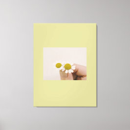 “Fingertip Daisy – Gentle Nature Wall Art” Canvastryck