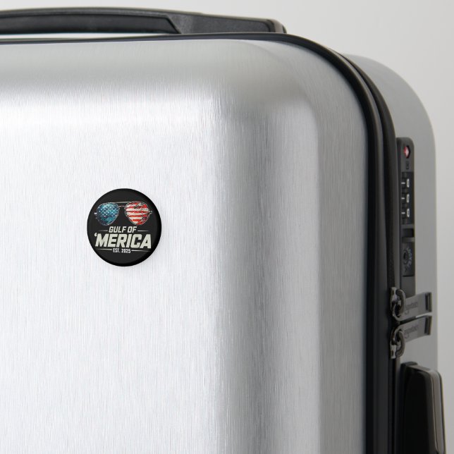 Finny Bukt i USA Amerika 2025 Retro Sunglasses Magnet (In Situ (Luggage))