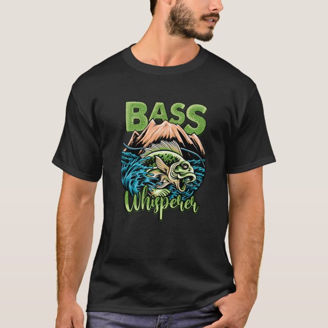 Finny Fishing Älskare Bass Whisperer Bass Fisherma T Shirt (Framsida)