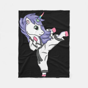Finny Unicorn Karate Girl I Taekwondo Martial Arts Fleecefilt