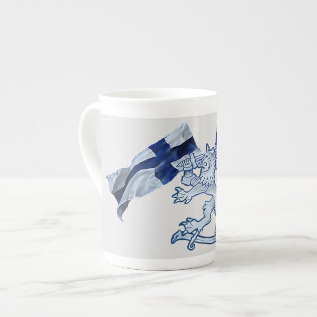 Finsk Lejon Kam-mugg Benporslin Mugg (Framsida vänster)