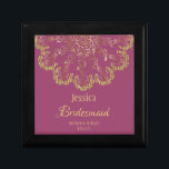 Fintvätt av Guld och Rosa Bridesmaid Gift Box Minnesask<br><div class="desc">Vacker och snyggt guld emblem är en briljant gåva som är personlig.</div>
