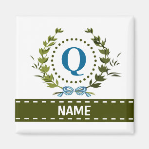 Fintvätt av ivy och Bow Namn med Monogram Q Magnet